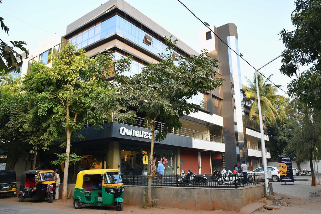 Hotel Opulence Nadiād Exterior foto